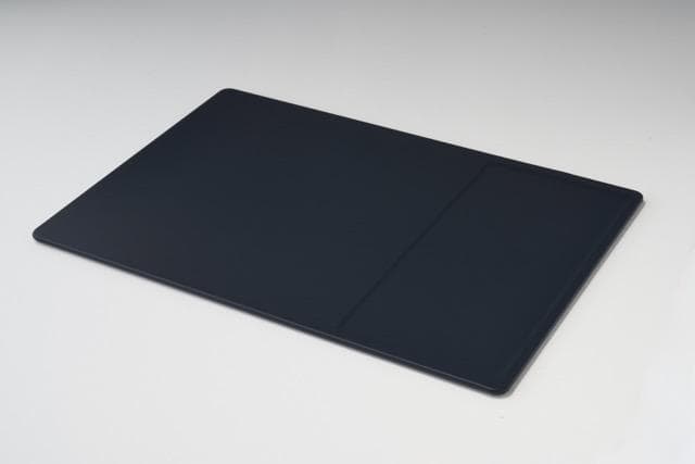 POUT HANDS 3 PRO DUAL - 3-in-1 Wide Space Dual Fast Wireless Charging Mouse Pad 4